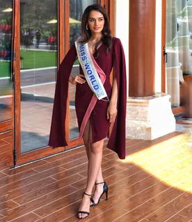 Manushi Chhillar feet photo thumbnail