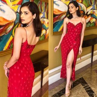 Manushi Chhillar feet photo thumbnail