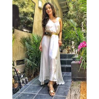 Manushi Chhillar feet photo thumbnail