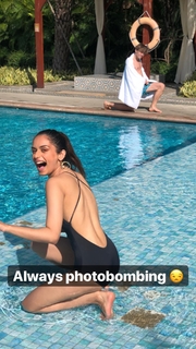 Manushi Chhillar feet photo thumbnail