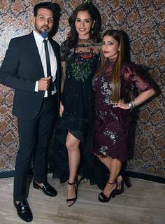 Manushi Chhillar feet photo thumbnail