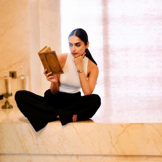 Manushi Chhillar feet photo thumbnail