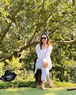 Manushi Chhillar feet photo thumbnail