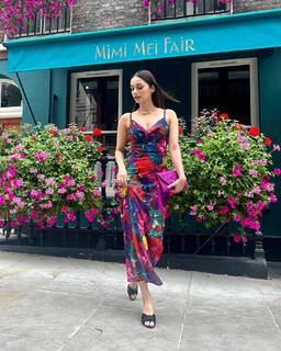 Manushi Chhillar feet photo thumbnail