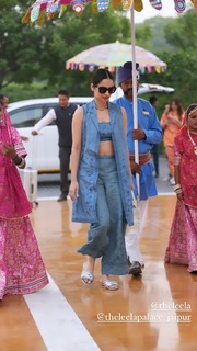 Manushi Chhillar feet photo thumbnail