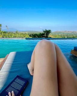 Manushi Chhillar feet photo thumbnail