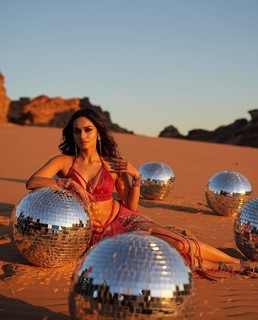 Manushi Chhillar feet photo thumbnail