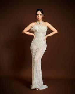 Manushi Chhillar feet photo thumbnail