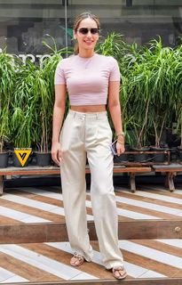 Manushi Chhillar feet photo thumbnail