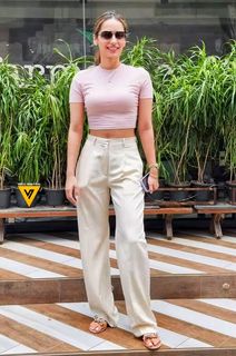 Manushi Chhillar feet photo thumbnail