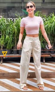 Manushi Chhillar feet photo thumbnail