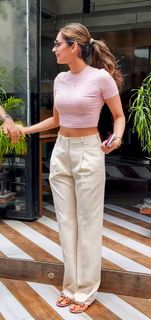 Manushi Chhillar feet photo thumbnail