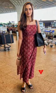 Manushi Chhillar feet photo thumbnail
