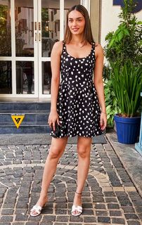 Manushi Chhillar feet photo thumbnail