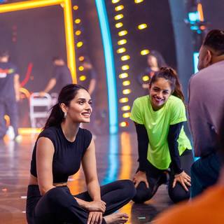 Manushi Chhillar feet photo thumbnail