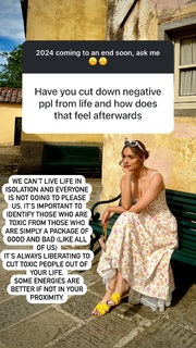 Manushi Chhillar feet photo thumbnail