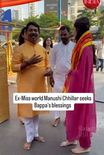 Manushi Chhillar feet photo thumbnail