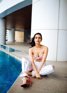 Manushi Chhillar feet photo thumbnail