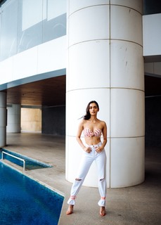 Manushi Chhillar feet photo thumbnail