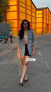 Manushi Chhillar feet photo thumbnail