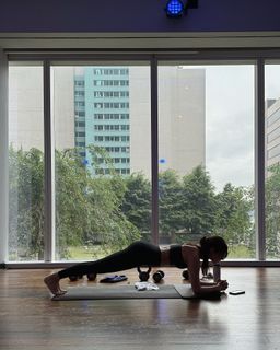 Manushi Chhillar feet photo thumbnail