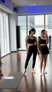 Manushi Chhillar feet photo thumbnail