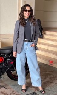 Manushi Chhillar feet photo thumbnail