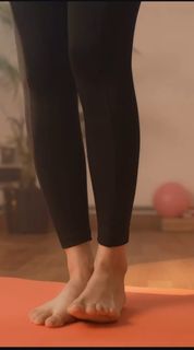 Manushi Chhillar feet photo thumbnail