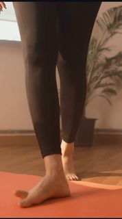 Manushi Chhillar feet photo thumbnail