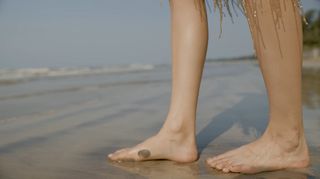 Manushi Chhillar feet photo 3