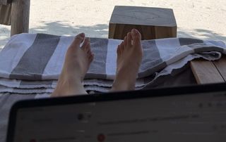 Manushi Chhillar feet photo 2