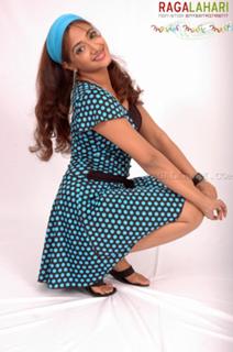 Manya feet photo 8