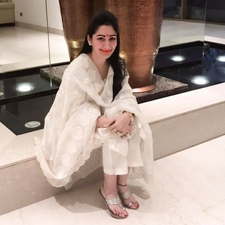 Manyata Dutt feet photo 20