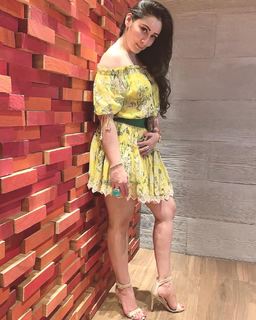 Manyata Dutt feet photo 8