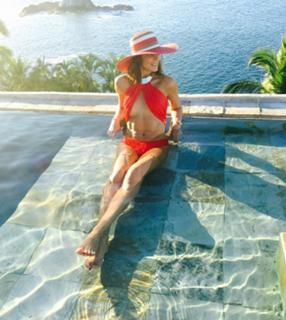 Mar Flores feet photo 1
