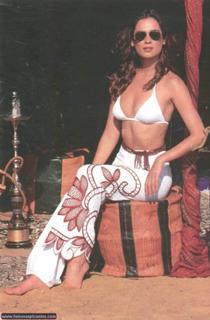 Mar Saura feet photo thumbnail