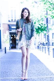 Mar Saura feet photo thumbnail
