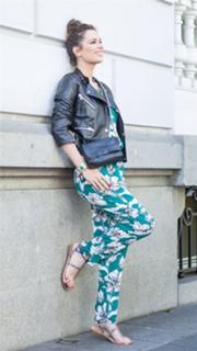 Mar Saura feet photo thumbnail