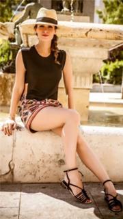 Mar Saura feet photo thumbnail