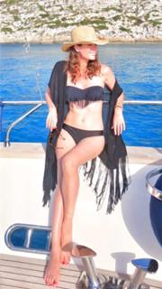 Mar Saura feet photo thumbnail