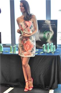 Mar Saura feet photo thumbnail
