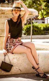 Mar Saura feet photo thumbnail