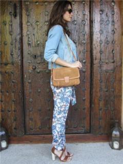Mar Saura feet photo thumbnail