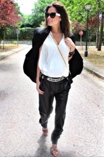 Mar Saura feet photo thumbnail