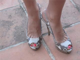 Mar Saura feet photo thumbnail