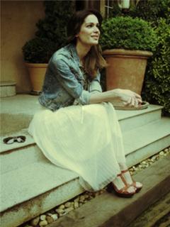 Mar Saura feet photo thumbnail