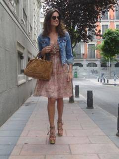 Mar Saura feet photo thumbnail