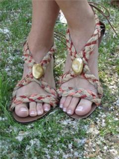 Mar Saura feet photo thumbnail