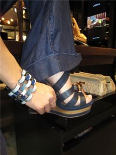 Mar Saura feet photo thumbnail