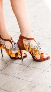 Mar Saura feet photo thumbnail